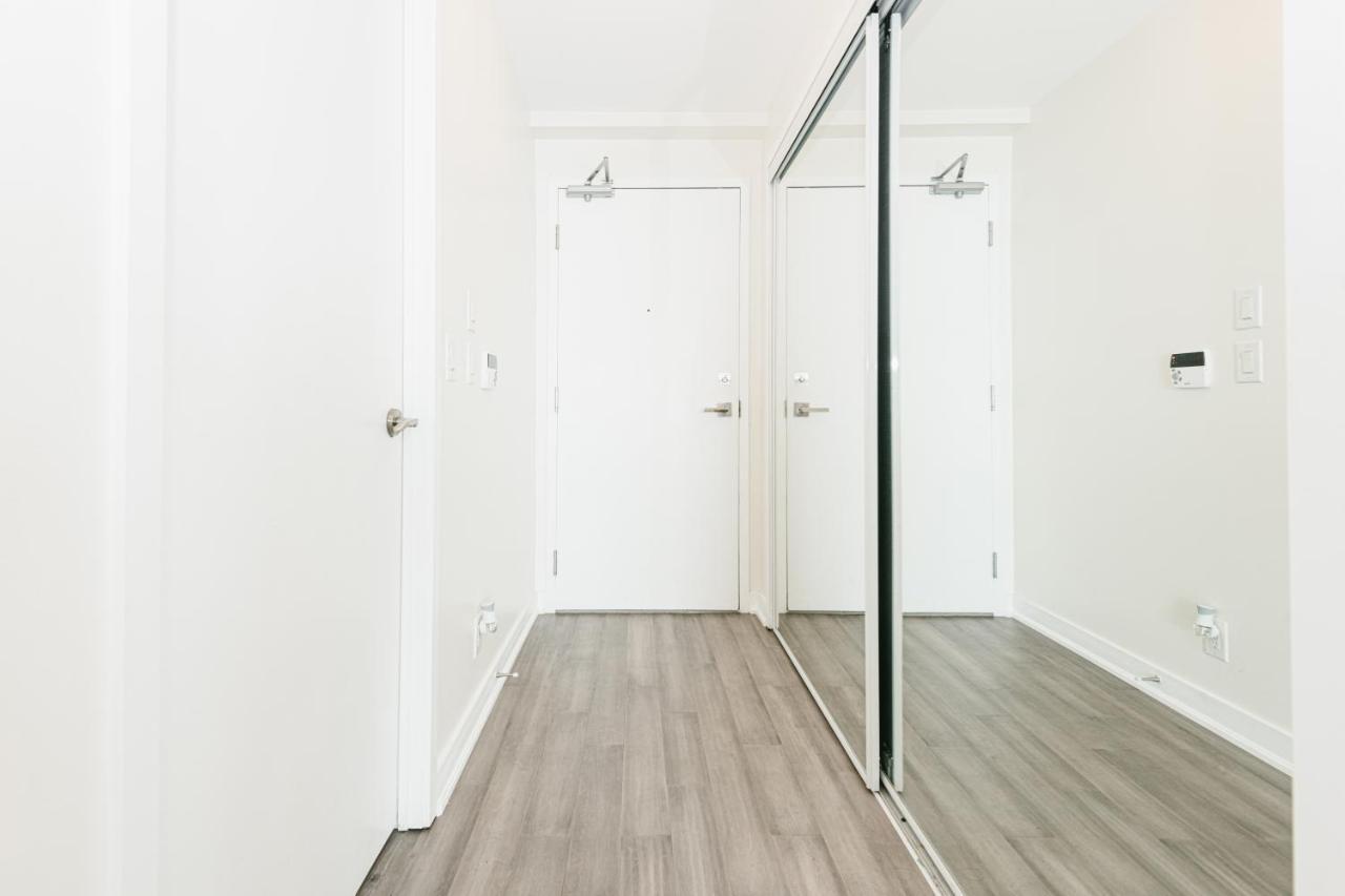 Beautiful Luxurious Modern Condo With Breathtaking Views Toronto Esterno foto